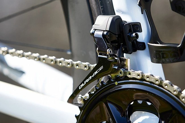Shimano Dura-Ace FD-R9250 Di2 12-Speed Front Derailleur - Image 4